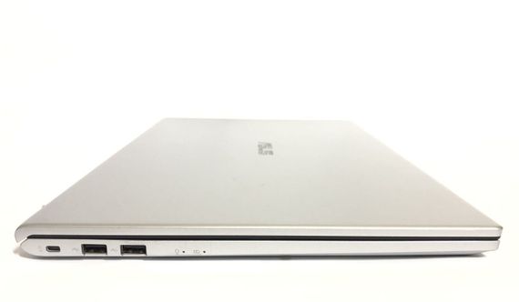 Ноутбук Asus VivoBook 17 M712DA / 17.3" (1920x1080) IPS / AMD Athlon Silver 3050U (2 ядра по 2.3 - 3.2 GHz) / 8 GB DDR4 / 512 GB SSD / AMD Radeon RX Vega 2 Graphics / WebCam / Win 11 Home б/у + Подарок Флеш-накопитель Kingston 64GB | Зображення 3