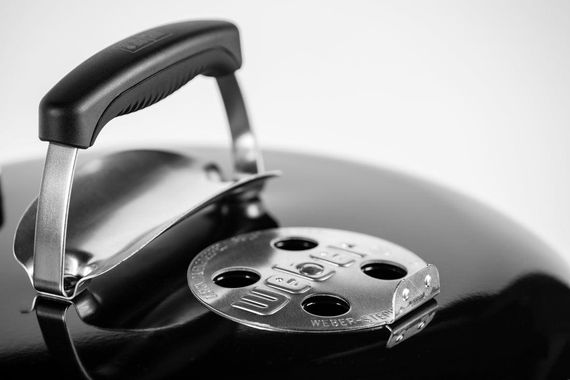 Угольный гриль Weber Original Kettle E-5710 57 см, черный | Зображення 3