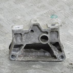 Кронштейн коробки передач 1.6 FSI Audi A3 2004-2013 Лапа опора коробки передач Ауді а3 1K0199111D
