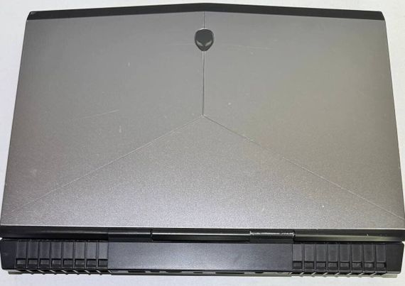 Игровой ноутбук Б-класс Dell Alienware 15 R3 / 15.6" (1920x1080) IPS / Intel Core i5-6300HQ (4 ядра по 2.3 - 3.2 GHz) / 16 GB DDR4 / 256 GB SSD M.2 + 1000 GB HDD / nVidia GeForce GTX 1060, 6 GB GDDR5, 192-bit / WebCam б/у | Зображення 1