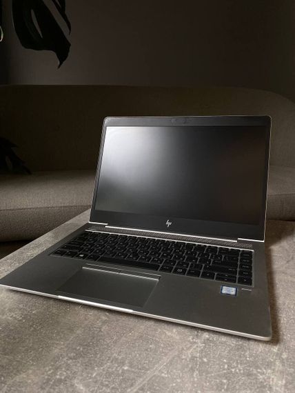 Ультрабук Б-класс HP EliteBook 840 G5 / 14" (1920x1080) IPS / Intel Core i5-8350U (4 (8) ядра по 1.7 - 3.6 GHz) / 8 GB DDR4 / 256 GB SSD / Intel UHD Graphics 620 / WebCam / Win 10 б/у | Зображення 1