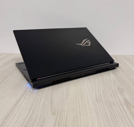 Ноутбук Asus ROG Zephyrus S15 GX531GW  15.6" FHD IPS 144Hz i7 8750H 16Gb SSD512Gb NVMe RTX2070 MaxQ-8Gb  Б/В | Зображення 4