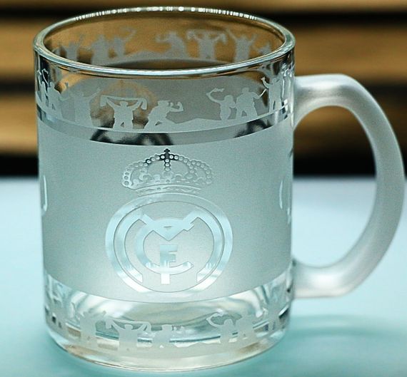 Стеклянная чашка 320 мл Реал Мадрид Real Madrid с гравировкой подарок для фаната ФК футбольная кружка круговая | Зображення 4