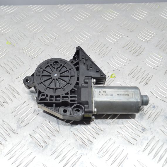 Моторчик склопідіймача передній лівий Audi A4 B6 2000-2004 Мотор скла Ауді а4 б6 0130821765 | Зображення 1