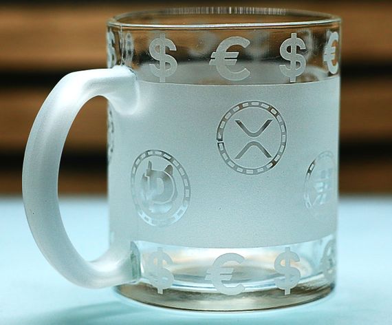 Стеклянная чашка 320 мл Криптовалюта с гравировкой подарок для трейдера инвестора БИТКОИН ETH DOGE SOL BNB TON | Зображення 2