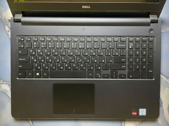 Игровой ноутбук Dell Inspiron 15-5559 (P51F) / 15.6" (1366х768) TN / Intel Core i7-6500U (2 (4) ядра по 2.5 - 3.1 GHz) / 8 GB DDR3 / 256 GB SSD / AMD Radeon R5 M335, 4 GB DDR3, 64-bit / WebCam б/у | Зображення 4
