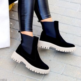 Стильні чорні замшеві зимові черевики челсі на бежевій підошві 37