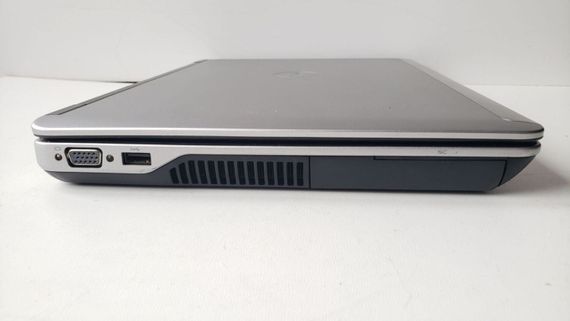 Ноутбук Dell Latitude E6440 / 14" (1366x768) TN / Intel Core i5-4310M (2 (4) ядра по 2.7 - 3.4 GHz) / 16 GB DDR3 / 200 GB SSD + 500 GB HDD / AMD Radeon HD 8690M, 1 GB GDDR5, 64-bit / WebCam / DVD-ROM б/у | Зображення 3