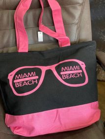 Женская большая пляжная сумка одно отделение на молнии AV228 размер 40/36, черная с розовыв