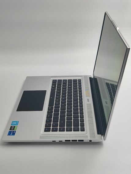 Игровой ноутбук Б-класс Gigabyte Aero 16 XE5 / 16" (3840x2400) OLED / Intel Core i7-12700H (14 (20) ядер по 3.5 - 4.7 GHz) / 16 GB DDR5 / 256 GB SSD+256 GB SSD / nVidia GeForce RTX 3070 Ti, 8 GB GDDR6, 256-bit / WebCam б/у | Зображення 2