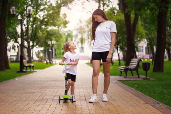 Детский самокат Miqilong Alamo зеленый ALAMO-125-GREEN | Зображення 1