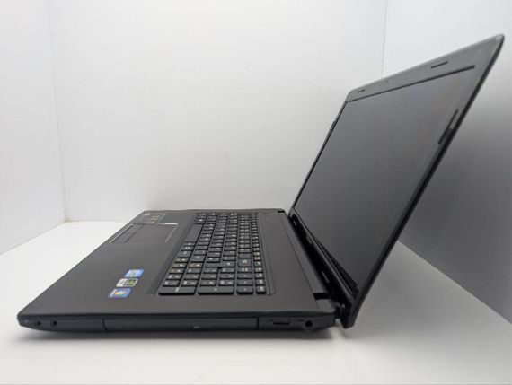 Ноутбук Lenovo G780 / 17.3" (1600x900) TN / Intel Core i3-2370M (2 (4) ядра по 2.4 GHz) / 8 GB DDR3 / 500 GB HDD / nVidia GeForce GT 630M, 2 GB GDDR5, 128-bit / WebCam / DVD-ROM / АКБ не держит б/у | Зображення 6