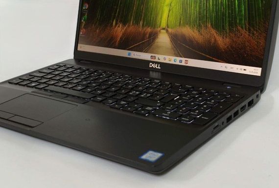Мобільна робоча станція Б-клас Dell Precision 3541 / 15.6" (1920x1080) IPS / Intel Core i7-9850H (6 (12) ядер по 2.6 - 4.6 GHz) / 16 GB DDR4 / 512 GB SSD / nVidia Quadro P620, 4 GB GDDR5, 128-bit / WebCam / Win 11 Pro б/в + Подарунок Флеш-накопичувач 64GB | Зображення 8