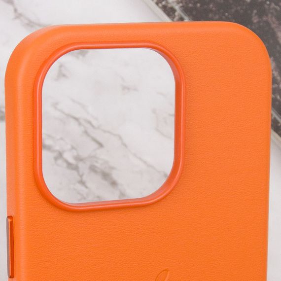 Кожаный чехол Leather Case (AAA) with MagSafe and Animation для Apple iPhone 14 Pro (6.1") Orange | Зображення 7