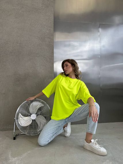 Женская яркая свободная футболка оверсайз SH268 цвет неоновый желтый, размер onesize 42/48