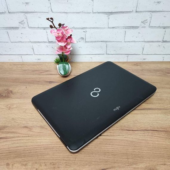 Ноутбук Б-класс Fujitsu LifeBook A512 / 15.6" (1366x768) TN / Intel Core i3-3110M (2 (4) ядра по 2.4 GHz) / 8 GB DDR3 / 120 GB SSD / Intel HD Graphics 4000 / WebCam / DVD-ROM / VGA б/у | Зображення 4