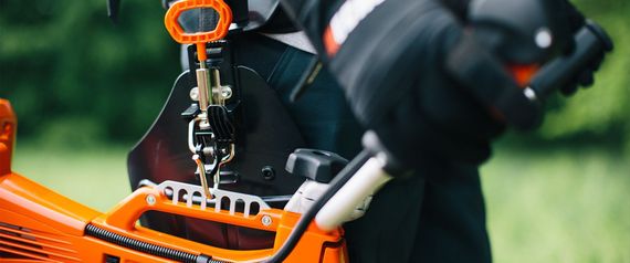 Мотокоса-кущоріз бензинова ECHO SRM-420ES/U (41.5 см3, 2.4 к.с., 1.8 кВт, 8.5 кг, 1.05 л/год) | Зображення 3