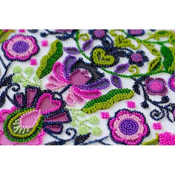 Набір для вишивання бісером "Пам'ятаючи традиції" AB-909 на натуральному полотні | Зображення 2