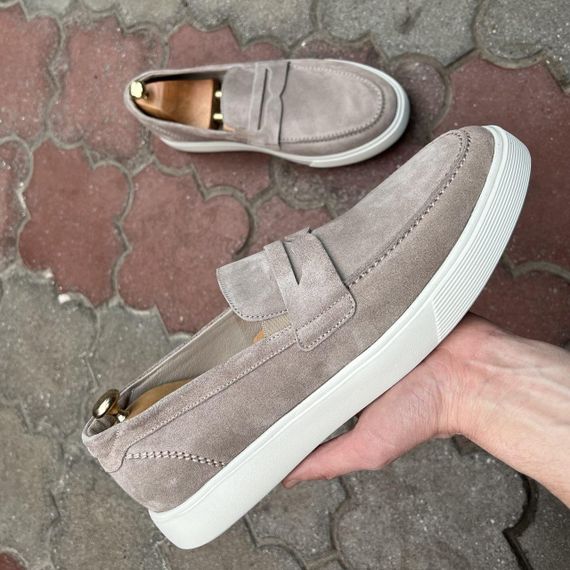 Чоловічі замшеві лофери бежевого кольору 45 розміру