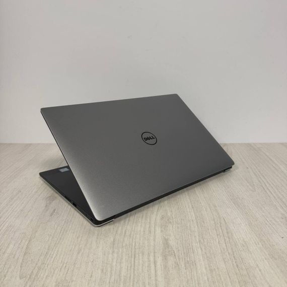 Ігровий ноутбук Б-клас Dell XPS 15 9560 / 15.6" (3840x2160) IPS Touch / Intel Core i7-7700HQ (4 (8) ядра по 2.8 - 3.8 GHz) / 8 GB DDR4 / 256 GB SSD / nVidia GeForce GTX 1050, 4 GB GDDR5, 128-bit / WebCam б/в | Зображення 6