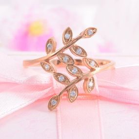 Кольцо веточка из красного золота с фианитами 21