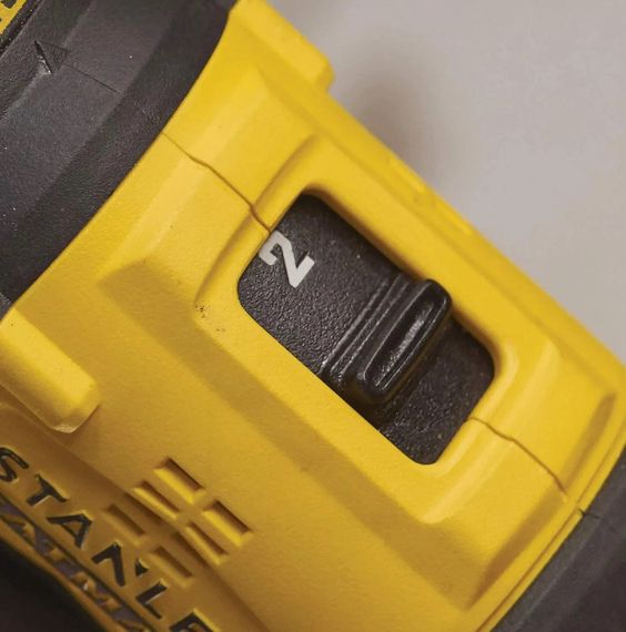 Дриль-шурупокрут акумуляторний Stanley Fatmax з АКБ та ЗП SFMCD710D2K | Зображення 1