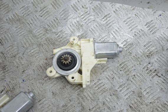 Моторчик склопідйомника передніх правих дверей Volvo S40 V50 2004-2012 Вольво с40 в50 992745100 | Зображення 1