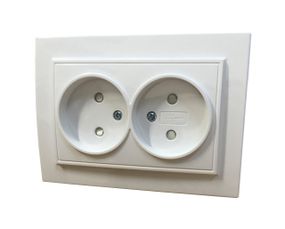 Розетка внутрішній установки 2-а б/з з захисна шторка біла IP20 Malta Ny95000966