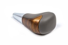 Ручка КПП (Серая кожа -2023 светлое дерево) для Toyota Land Cruiser 200