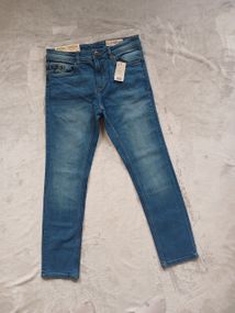 Джинсы зауженные р. 32/32 slim