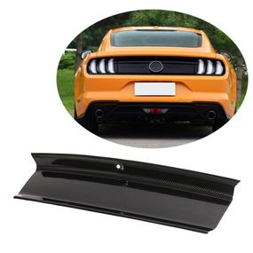 Накладка на кришку багажника (Карбон) для Ford Mustang 2015-2023 рр