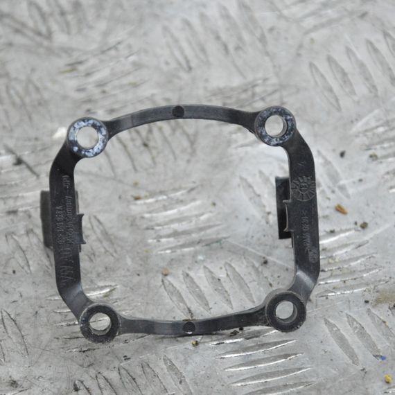 Фіксатор дросельної заслінки Volkswagen Golf VII 2012-2020 Кронштейн заслінки Фольксваген 03F145853A