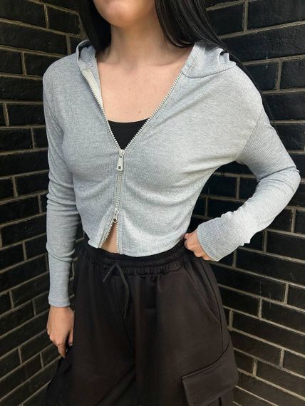 Жіноча укорочена кофта в рубчик на блискавці з капюшоном колір сірий розмір 42/48 HI2717