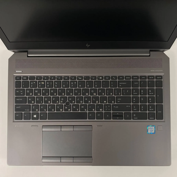 Мобільна робоча станція Б-клас HP zBook 15 G5 / 15.6" (1920x1080) IPS / Intel Xeon E-2176M (6 (12) ядер по 2.7 - 4.4 GHz) / 16 GB DDR4 / 512 GB SSD / nVidia Quadro P2000, 4 GB GDDR5, 128-bit / WebCam / TouchID б/в + Подарунок Бездротова миша / USB | Зображення 2