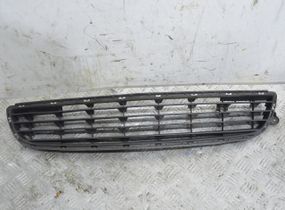 Решітка бампера центральна Opel Zafira B 2005-2008 Решітка переднього бампера Опель Зафіра Б 13124978