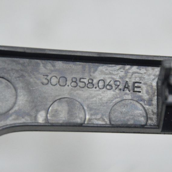 Рамка магнітоли Volkswagen Passat B6 2005-2010 Накладка магнітоли Фольксваген Пассат б6 3C0858069AE | Зображення 3