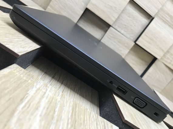 Ноутбук Б-клас Dell Latitude 5490 / 14" (1366x768) TN / Intel Core i5-8250U (4 (8) ядра по 1.6 - 3.4 GHz) / 8 GB DDR4 / 240 GB SSD / Intel UHD Graphics 620 / WebCam / Windows 10 б/в | Зображення 5