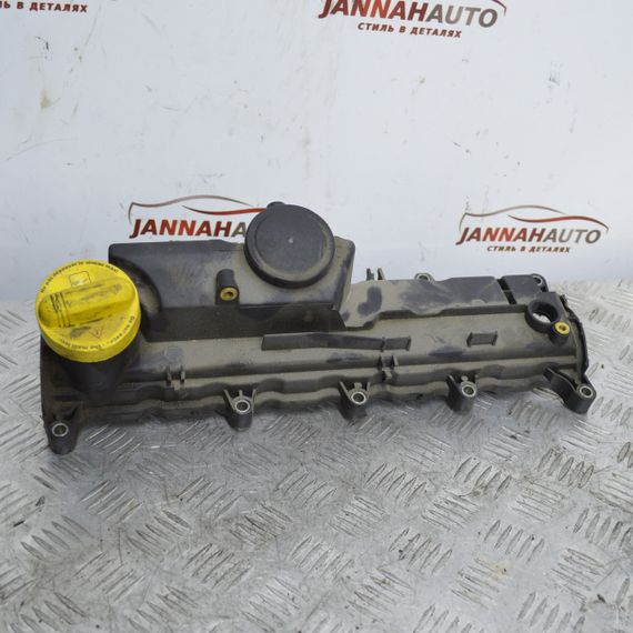 Кришка клапанна 1.5 DCI Renault Kangoo Scenic Megane Laguna 2009- кришка клапанів пластик Рено 8200756123