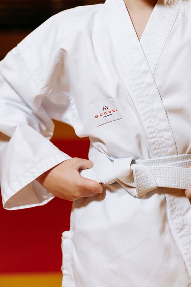 Біле дитяче кімоно для хлопчиків, рукопашний бій, TM BUDOGI, зріст 130 см, щільність 240 гр./м.кв. | Зображення 2