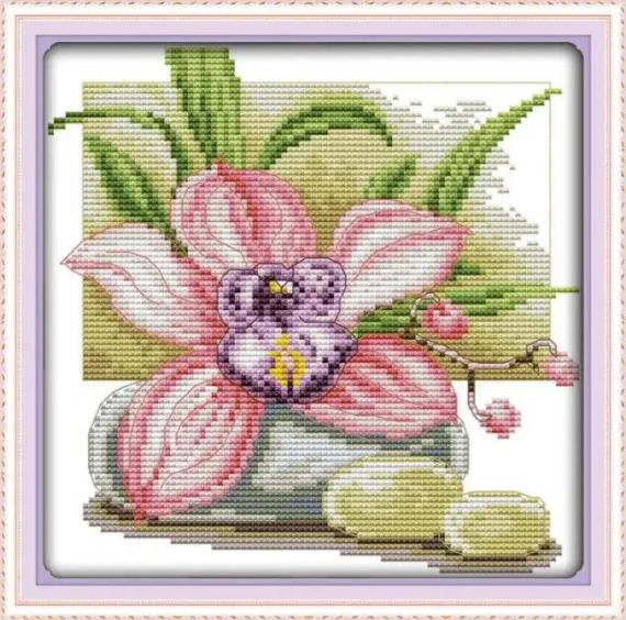Набор для вышивания по нанесённой на канву схеме "Pink daffodil". AIDA 14CT printed 22*21 см