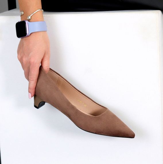 Елегантні замшеві туфлі човники низький каблук колір темний моко | Зображення 1