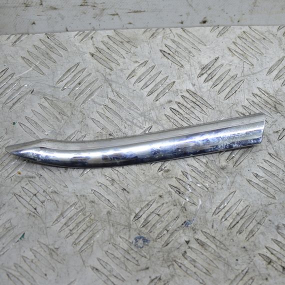 Накладка кутового скла передня ліва Ford Fiesta VII 2012-2017 Накладка передньої лівої квартирки Форд Фієста 7 447261