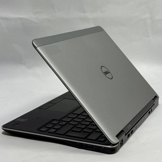Нетбук Dell Latitude E7240 / 12.5" (1366x768) TN / Intel Core i5-4200U (2 (4) ядра по 1.6 - 2.6 GHz) / 8 GB DDR3 / 128 GB SSD / Intel HD Graphics 4400 / WebCam / Windows 10 Pro б/у | Зображення 5