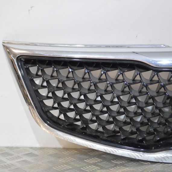 Решітка радіатора Kia Sportage III 2013-2015 рестайлінг Решітка переднього бампера Кіа Спортейдж 3 863523U500 | Зображення 1