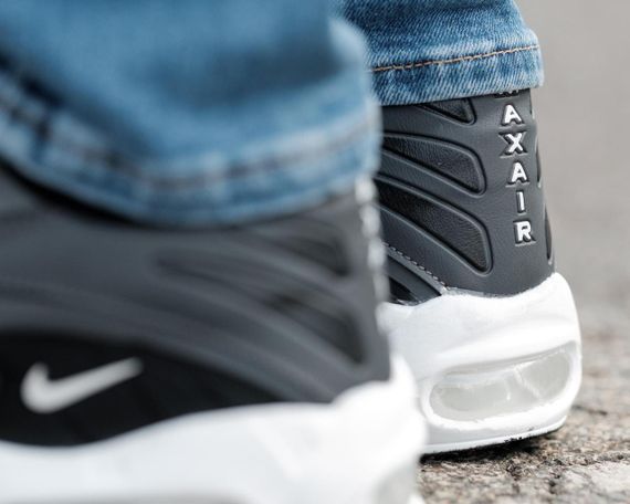 Кросівки Nike Air Max Plus TN Black-White | Зображення 5