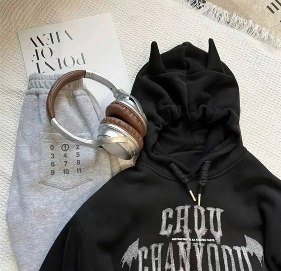 Жіноче тепле худі з ріжками оверсайз на флісі з капюшоном колір чорний, розмір 42/48 TS158 | Зображення 1