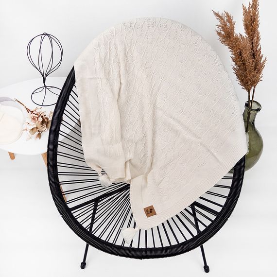 Дитячий плед демісезонний з китицями молочний 80*90