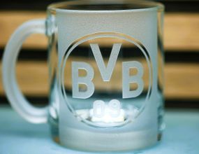 Подарочная стеклянная чашка для чая и кофе 320 мл с гравировкой лого футбольного клуба ФК Боруссия глянец