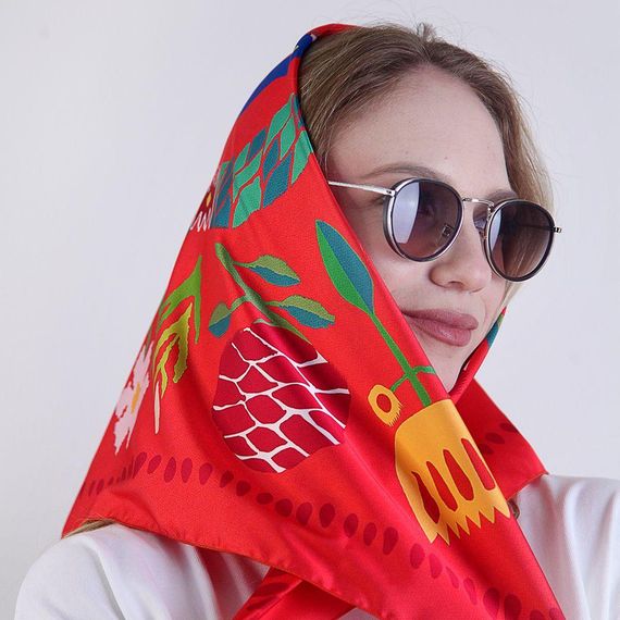 Хустка шовкова Голубка на червоному фоні 68х68 см (HUST_25M036) | Зображення 2