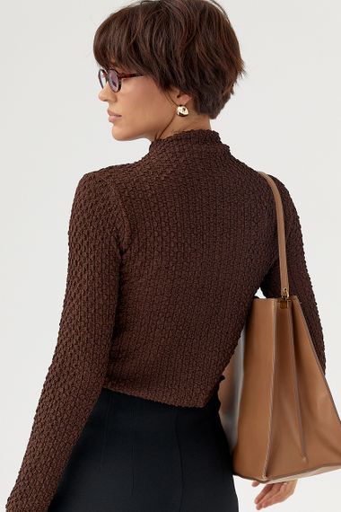 Облягаючий гольф із жатої тканини - темно-коричневий цвет, L (є розміри) | Зображення 1